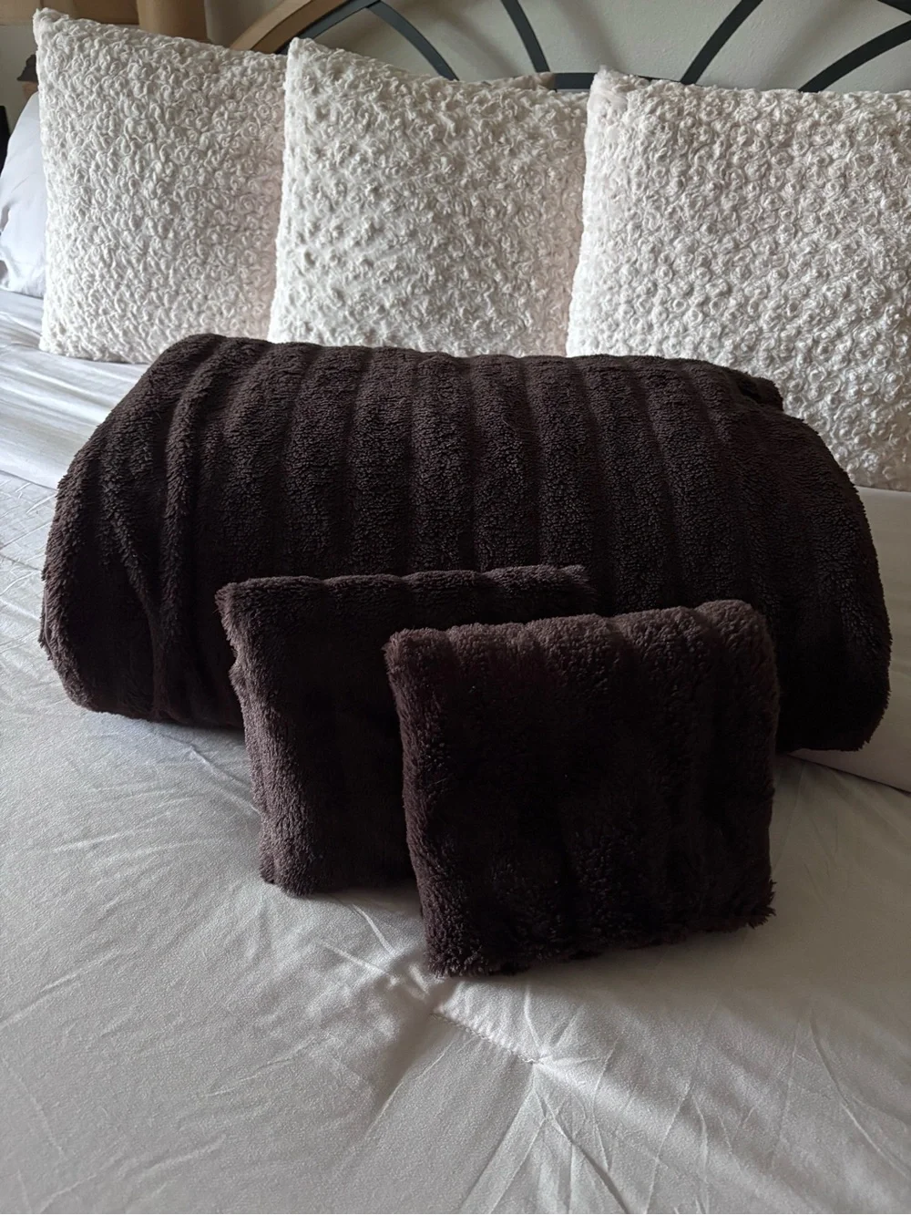 Plush Brown Faux Fur Comforter and Pillow Case Set ✨ Full Bed Size